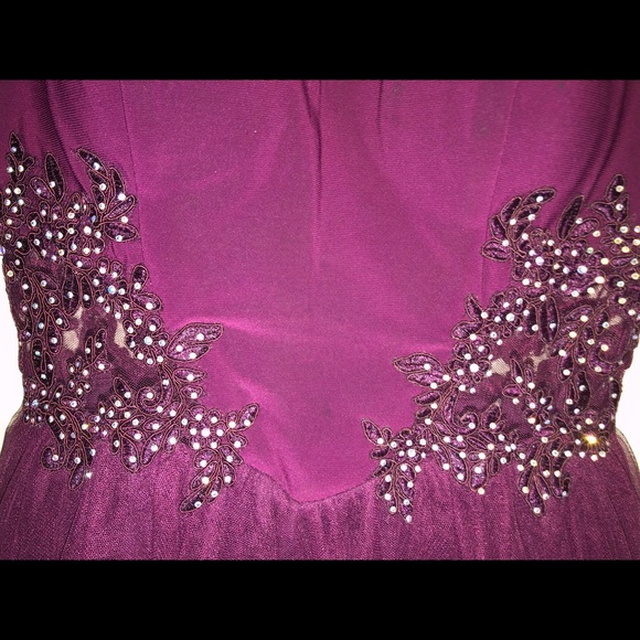 Burgundy Grade. 8 Grad Dress - Picture 3 of 6